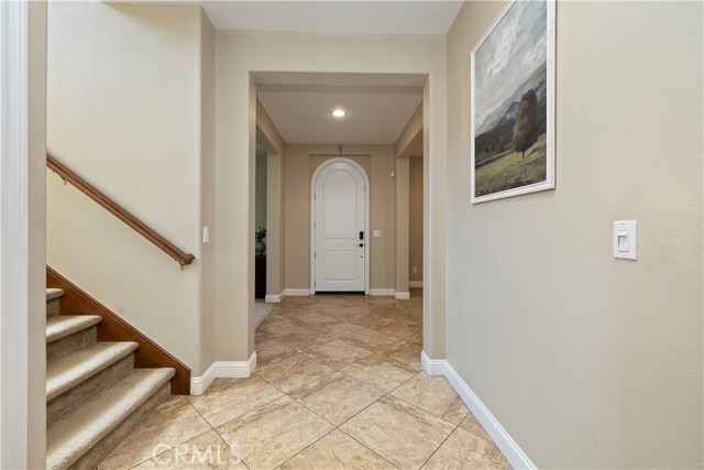 Detail Gallery Image 9 of 64 For 34595 Collier Falls Ct, Temecula,  CA 92592 - 5 Beds | 3/1 Baths