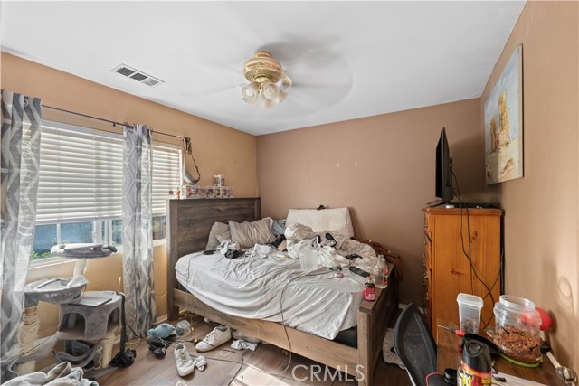 37032 Sabal Avenue, Palmdale CA: https://media.crmls.org/medias/c04d6462-72b4-4f6c-b018-0f006755b446.jpg
