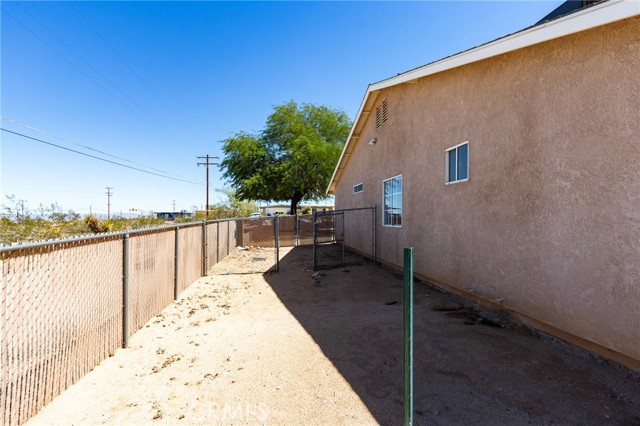 6548 Quail Spring Avenue, 29 Palms CA: https://media.crmls.org/medias/c04d9017-42f5-4ef9-9e6b-f69272de60f4.jpg