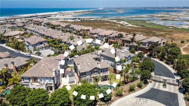 5712 Ocean Vista Drive, Huntington Beach CA: https://media.crmls.org/medias/c04dbe82-c1d4-40f0-aa33-5e532b807b61.jpg