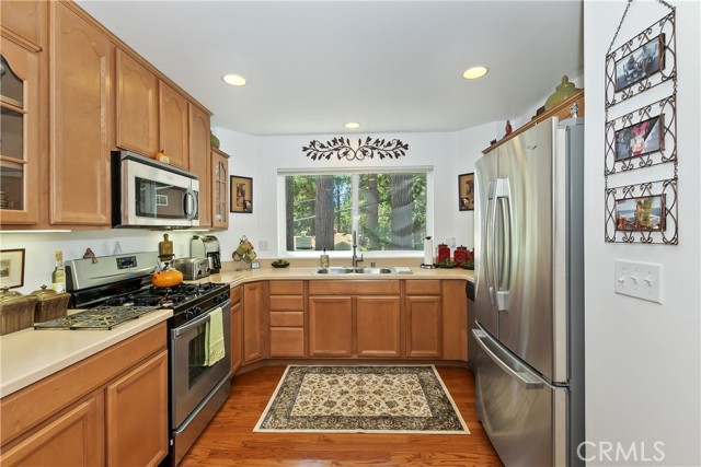 31816 Silver Spruce Drive, Running Springs CA: https://media.crmls.org/medias/c04e6834-18f1-4801-b66b-b533c17f948e.jpg