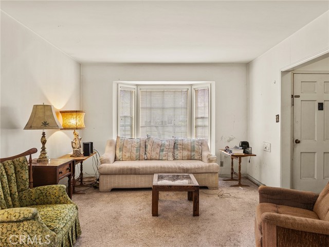 Detail Gallery Image 14 of 46 For 441 Dartmouth Rd, Burbank,  CA 91504 - 3 Beds | 2 Baths