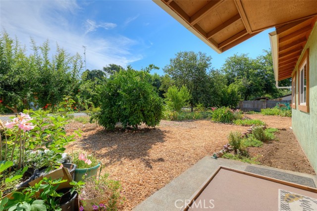 9493 Yokum Street, Chico CA: https://media.crmls.org/medias/c04f2874-0a40-48fe-96b5-4dbfd71f3786.jpg