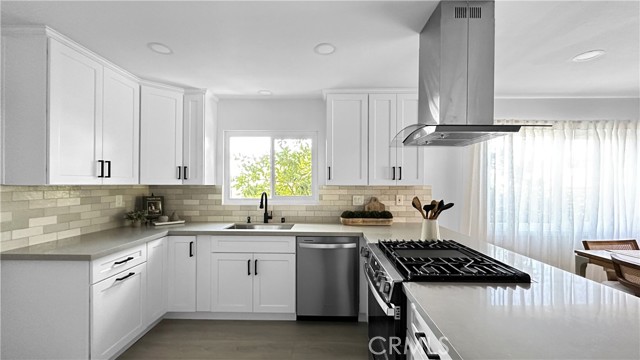 Detail Gallery Image 25 of 34 For 969 Adelante, Los Angeles,  CA 90042 - 4 Beds | 3 Baths