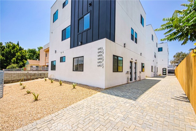  Income Home for Sale in North Hollywood, California