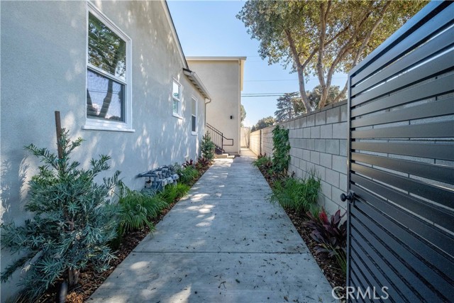 Image 19 of 51 For 5602 Verdura Ave