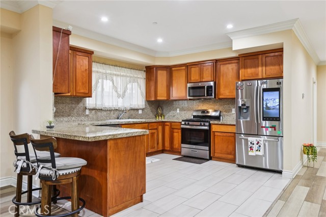 Detail Gallery Image 6 of 35 For 204 E 121st St, Los Angeles,  CA 90061 - 4 Beds | 4 Baths