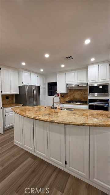 Detail Gallery Image 15 of 58 For 18224 Chatsworth, Porter Ranch,  CA 91326 - 5 Beds | 3 Baths