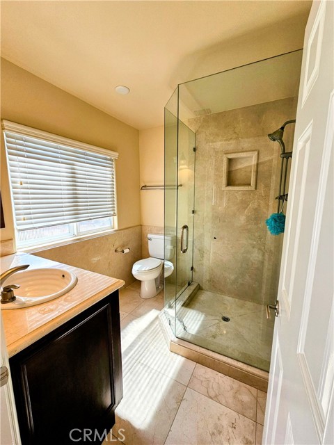 Detail Gallery Image 20 of 30 For 18521 Calle Vista Cir, Porter Ranch,  CA 91326 - 5 Beds | 4 Baths