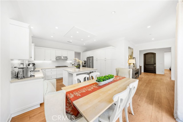 61 Belfast, Irvine CA: https://media.crmls.org/medias/c0515c61-6244-44f1-8c98-9c28c290571f.jpg