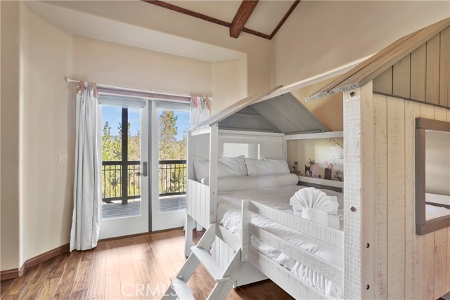 858 Fox Tower Way, Big Bear Lake CA: https://media.crmls.org/medias/c051626d-3747-4b81-a783-155bdd03a742.jpg