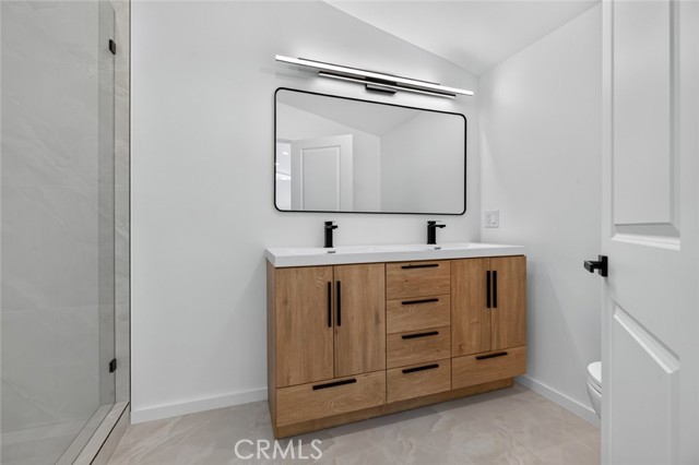 16445 Kingsbury photo 40