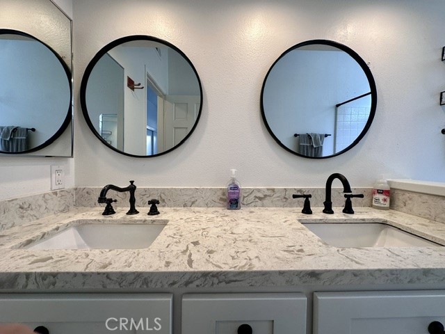 https://media.crmls.org/medias/c0532d0c-3df7-4c02-a59d-e6df407151ab.jpg?preset=X-Large