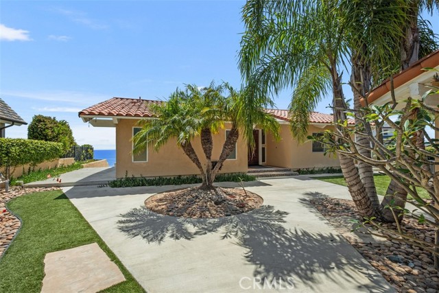 34541 Camino Capistrano, Dana Point CA: https://media.crmls.org/medias/c053717e-98de-417c-8e2a-df8ab85d1c11.jpg