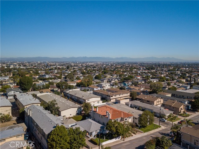 Drone shot to the east. The balcony has the mountain views.