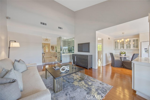 2039 Channelford Road, Westlake Village CA: https://media.crmls.org/medias/c053fbd7-ea92-492e-9c9d-99e09c407a43.jpg