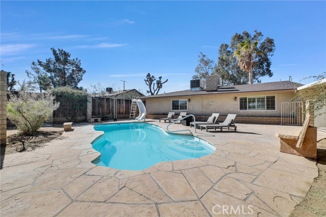 Detail Gallery Image 3 of 35 For 6929 La Habra, Yucca Valley,  CA 92284 - 2 Beds | 2 Baths