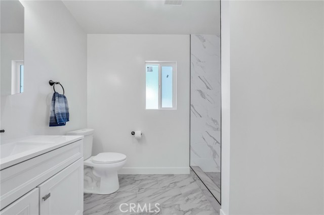 Main House Primary En Suite Bath