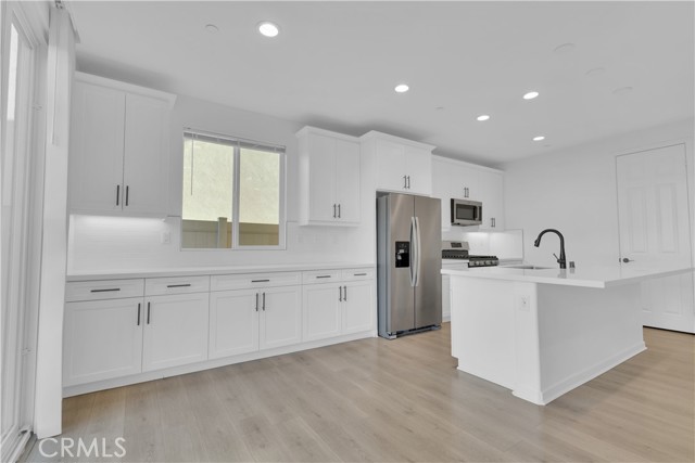 Detail Gallery Image 12 of 44 For 23798 Solaris Ct, Corona,  CA 92883 - 4 Beds | 3 Baths