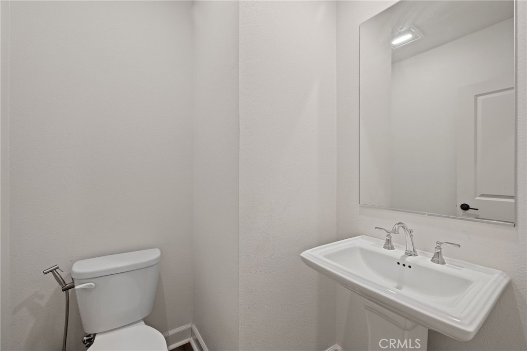 https://media.crmls.org/medias/c05518fc-20e2-4bbe-a4dc-fb0ee24efe20.jpg?preset=X-Large