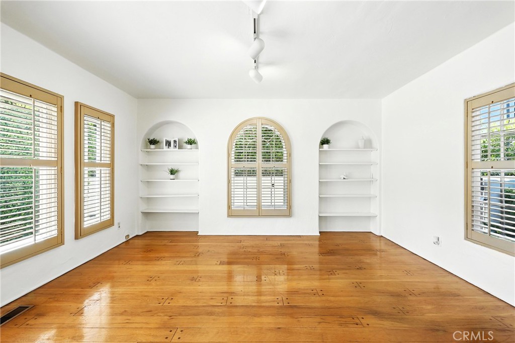 MLS #MB25152478 img 32