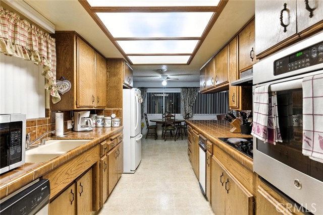 Detail Gallery Image 11 of 33 For 2924 Raccoon Dr, –,  CA 93240 - 3 Beds | 2 Baths