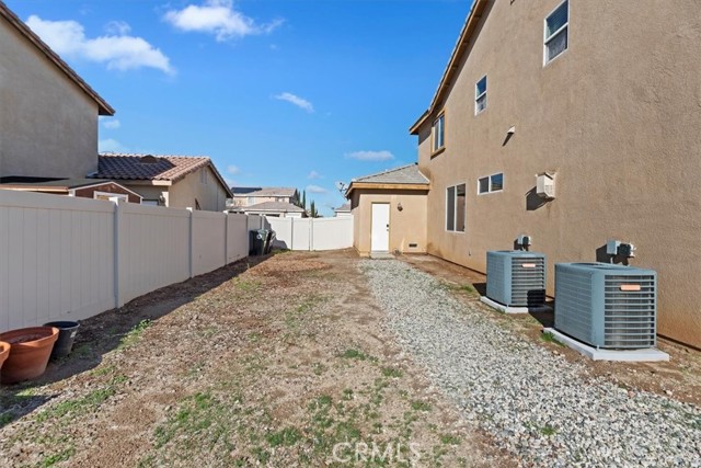 13223 Concord Drive, Victorville CA: https://media.crmls.org/medias/c05573cc-9aa0-4de3-a8d9-6d6e6f4a15e2.jpg