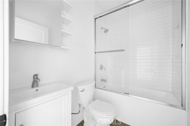 5826 Craner Avenue, North Hollywood CA: https://media.crmls.org/medias/c05602fc-b873-4966-9369-2ab696674505.jpg