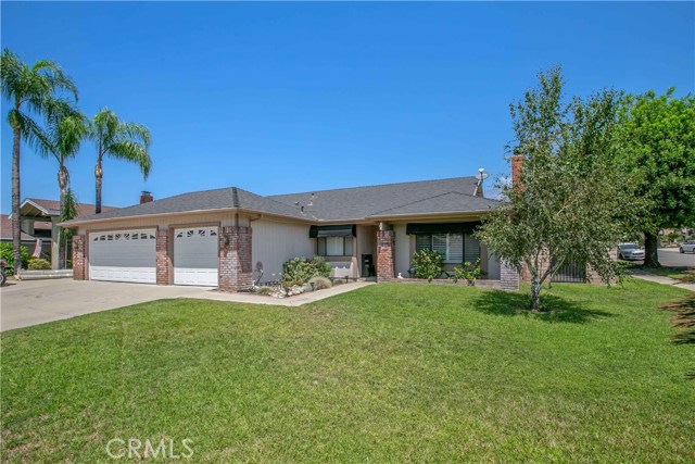 599 E 17th St, Upland, CA 91784