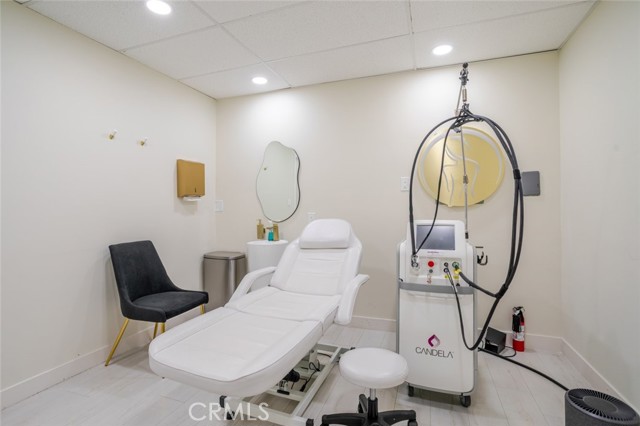  Commercial for Sale in Encino, California