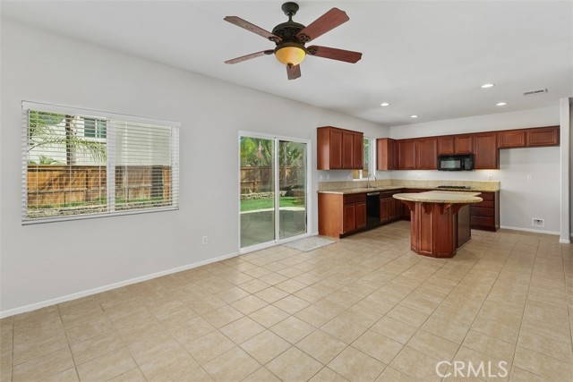 Detail Gallery Image 12 of 42 For 35700 Emily, Murrieta,  CA 92563 - 3 Beds | 2/1 Baths
