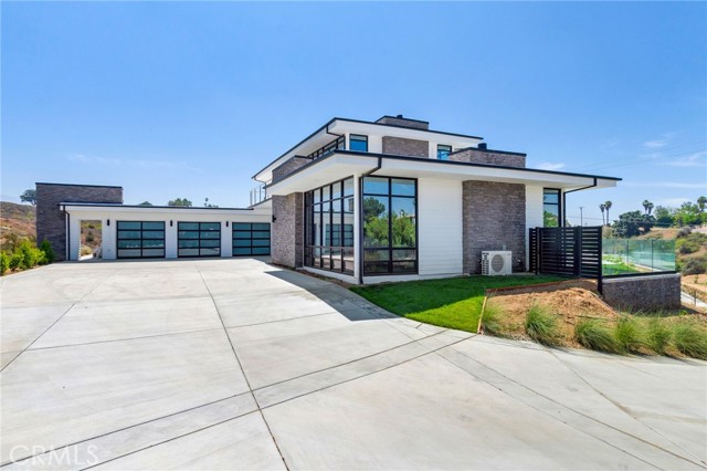 1912 Edgefair Lane, Redlands CA: https://media.crmls.org/medias/c057e8d2-468c-4b68-9e9a-97a3236dc7ca.jpg