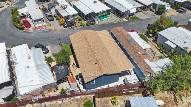 300 Ellis Street, Lake Elsinore CA: https://media.crmls.org/medias/c05859b7-e1ed-4443-b3dc-d65f5b1cc671.jpg