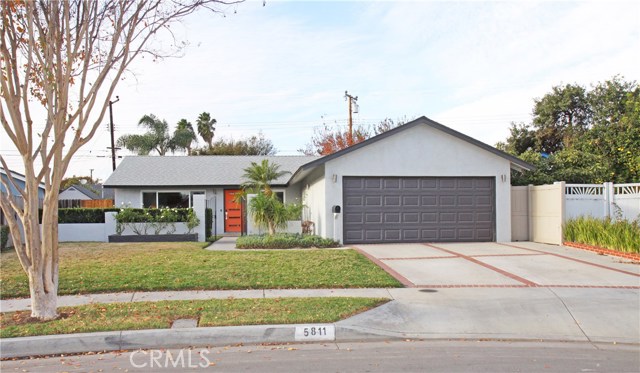 5811 Chinook Dr, Huntington Beach, CA 92647