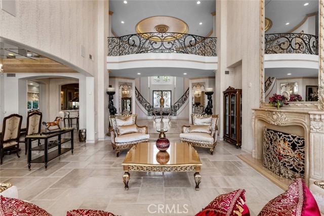3724 Winford Drive, Tarzana CA: https://media.crmls.org/medias/c05a0383-fbbe-4134-9a93-c688fb20b0e3.jpg