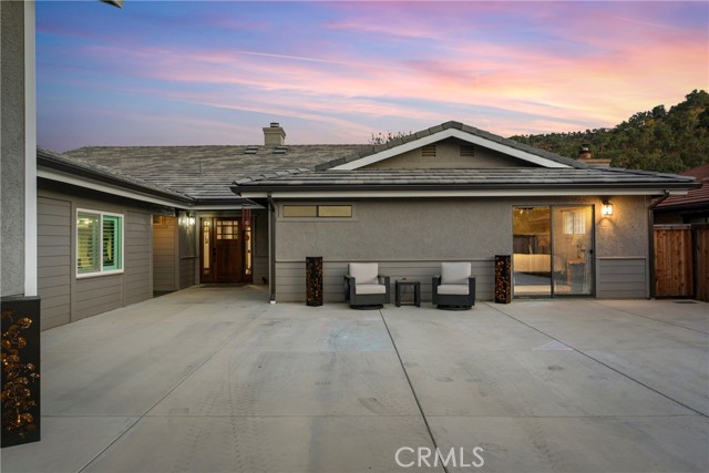 Detail Gallery Image 2 of 37 For 1856 Southfork Pl, Paso Robles,  CA 93446 - 3 Beds | 4 Baths