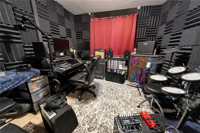 5320 Peck Road, El Monte CA: https://media.crmls.org/medias/c05a85ed-18da-49ad-88a0-99db7949150e.jpg