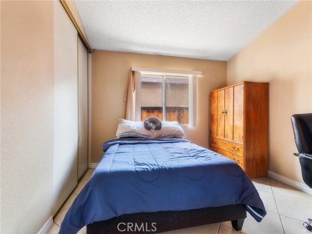 16873 Silica Drive, Victorville CA: https://media.crmls.org/medias/c05ac3b2-a017-49df-b931-fb6e9e296b79.jpg