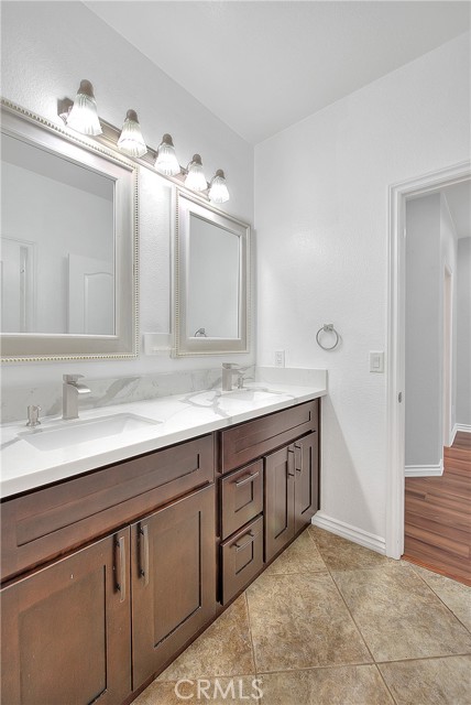 12790 Golden Leaf Drive, Rancho Cucamonga CA: https://media.crmls.org/medias/c05b685a-e7b8-4672-b378-1bf26ddce091.jpg