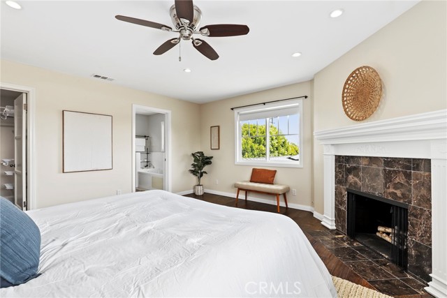1069 Avenue D, Redondo Beach CA: https://media.crmls.org/medias/c05bbdbc-9631-455d-86a5-d64b1ab350df.jpg