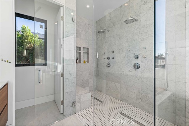 Detail Gallery Image 29 of 49 For 4532 Katherine, Sherman Oaks,  CA 91423 - 6 Beds | 6/1 Baths