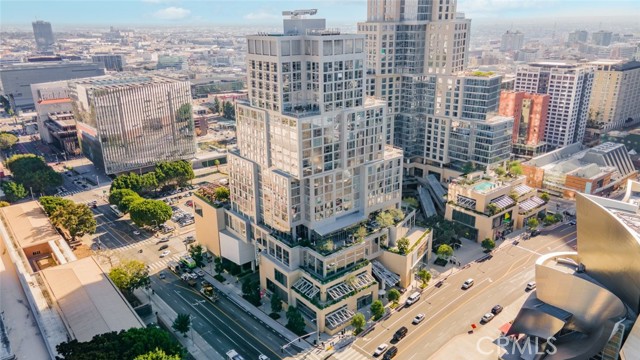 515 S Olive Street, Los Angeles CA: https://media.crmls.org/medias/c05c7e91-8496-4124-aa71-8b41b64c18b3.jpg