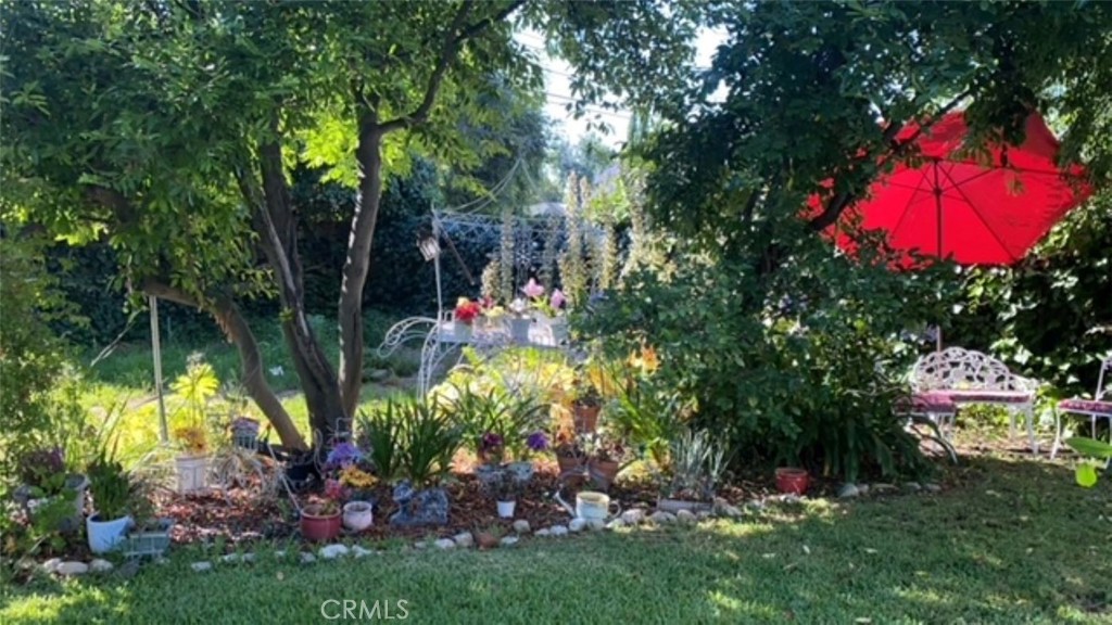 https://media.crmls.org/medias/c05cddcb-c365-44af-a95b-b70953e0eb4c.jpg?preset=X-Large