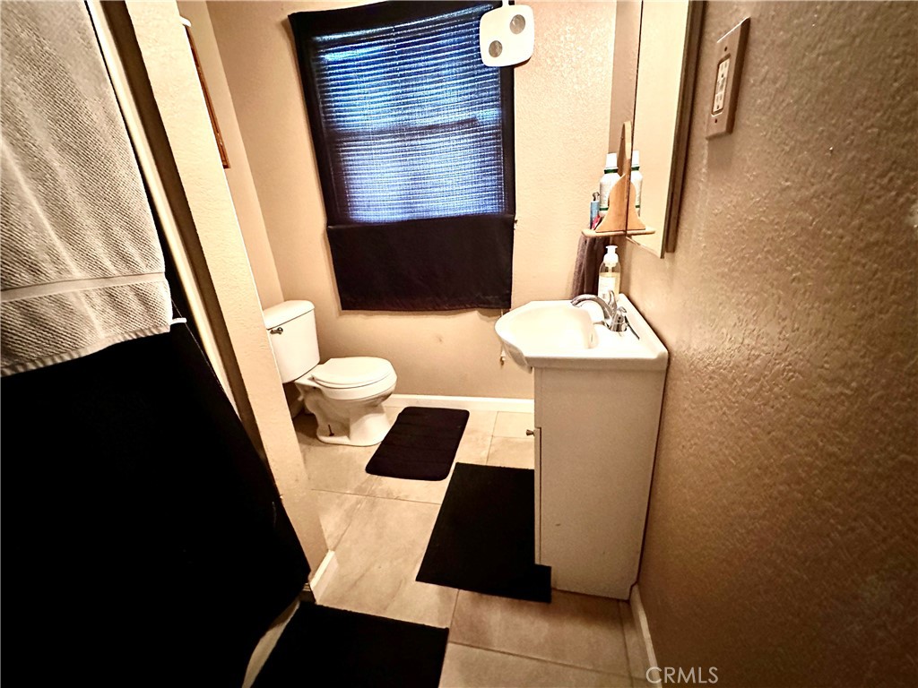 https://media.crmls.org/medias/c05d526f-34b0-43f0-912b-5011b65207b5.jpg?preset=X-Large