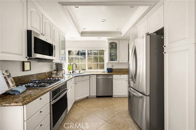 9 New Mdws, Irvine CA: https://media.crmls.org/medias/c05d9112-c086-4396-a047-8c99b93be1cf.jpg
