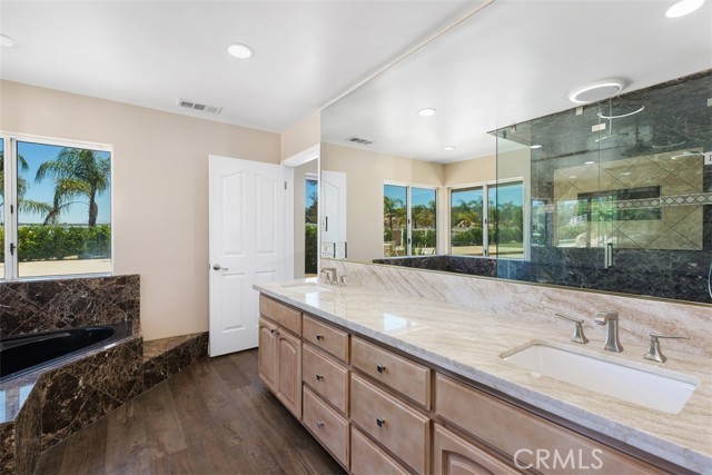 37789 Avenida La Cresta, Murrieta CA: https://media.crmls.org/medias/c05dc4c6-2b41-4e84-bab0-f47a86716332.jpg