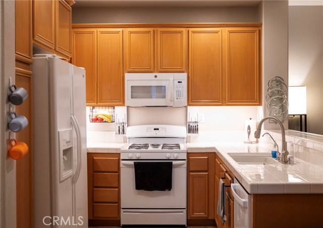 Detail Gallery Image 7 of 29 For 1800 E Lakeshore #1803,  Lake Elsinore,  CA 92530 - 3 Beds | 2/1 Baths