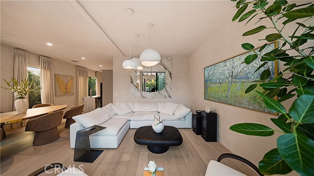 Detail Gallery Image 9 of 45 For 8840 Ashcroft Ave, West Hollywood,  CA 90048 - 3 Beds | 4 Baths