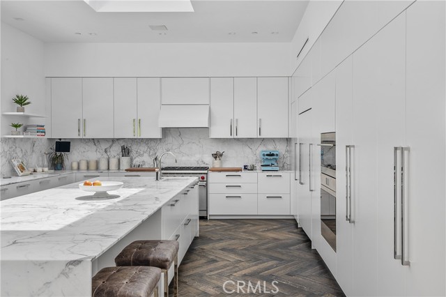 9924 Liebe Drive, Beverly Hills CA: https://media.crmls.org/medias/c05e63d2-35b7-4561-8251-e17a7a094f77.jpg
