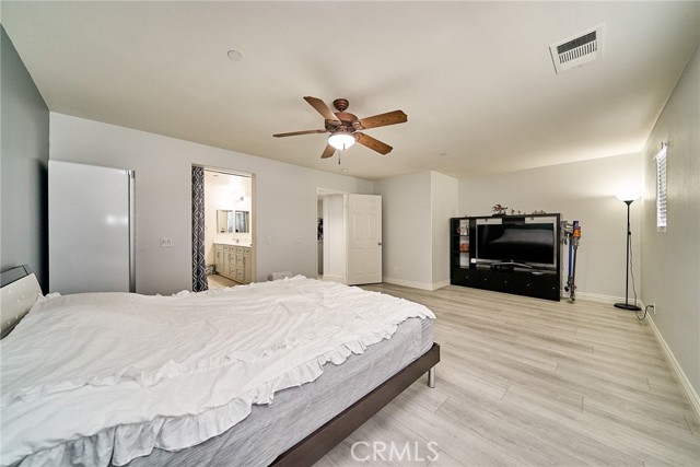 12573 Montaivo Lane, Eastvale CA: https://media.crmls.org/medias/c05eb7d9-bd7b-4a8e-9c20-81061c7f016e.jpg